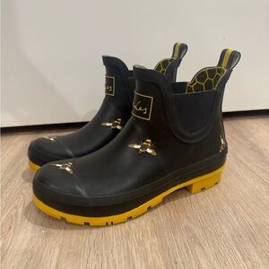 Joules wellibob rain boots bumble bee size 6
